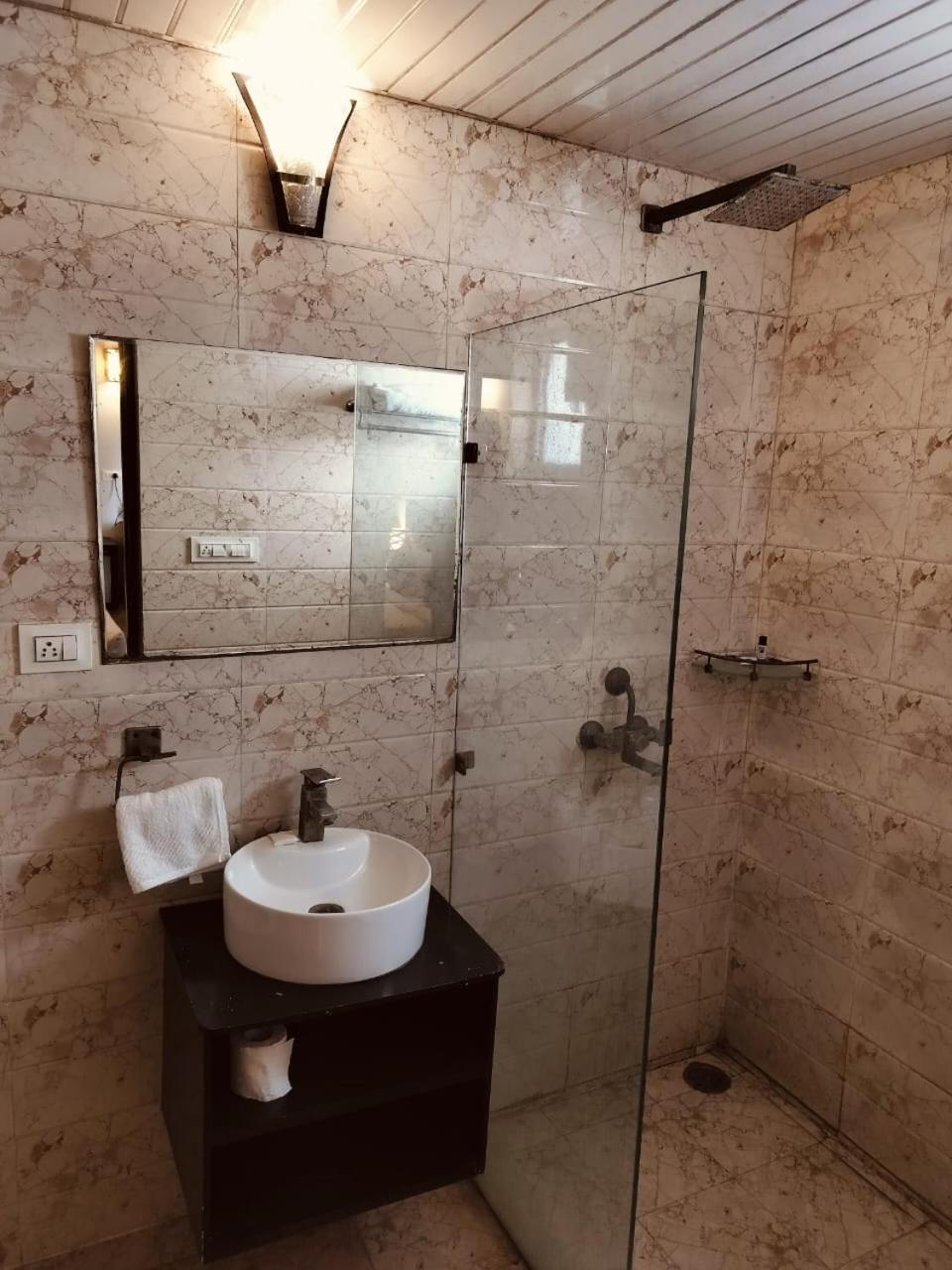 Pearl Suites At Omex Entrenity Vrindāvan المظهر الخارجي الصورة
