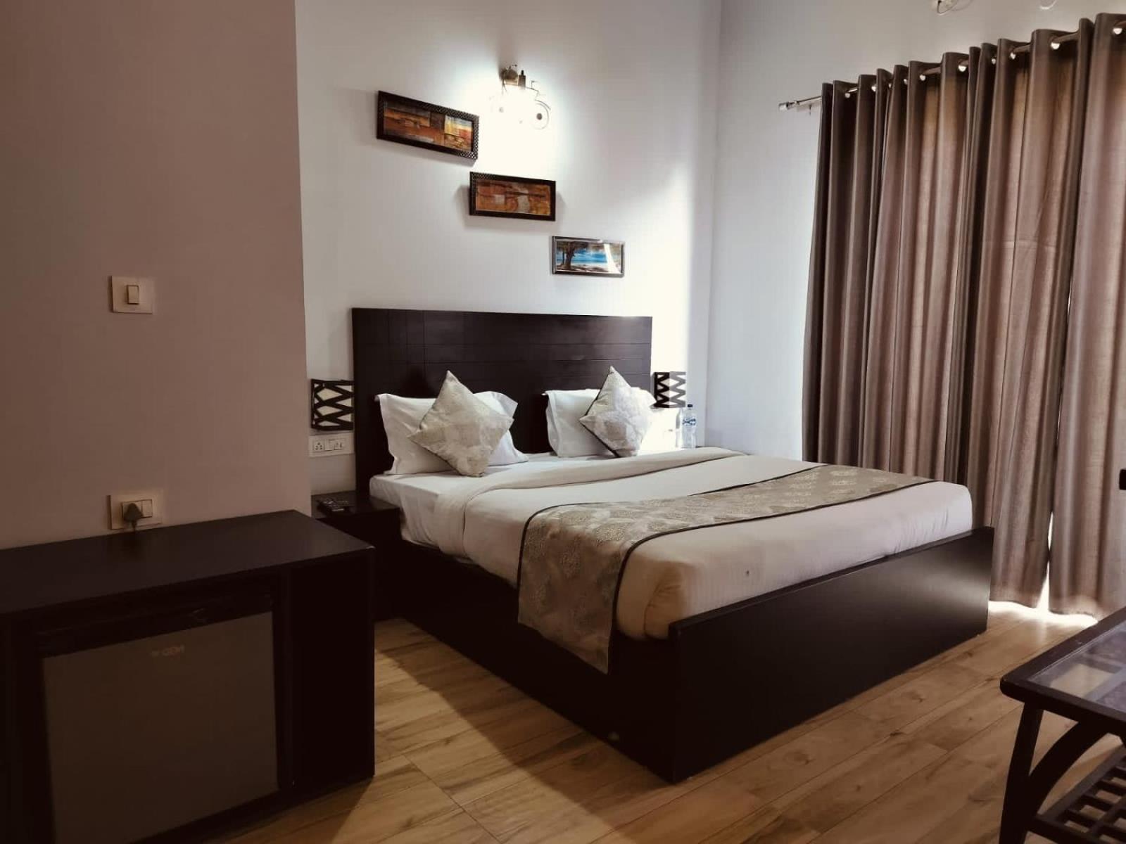 Pearl Suites At Omex Entrenity Vrindāvan المظهر الخارجي الصورة