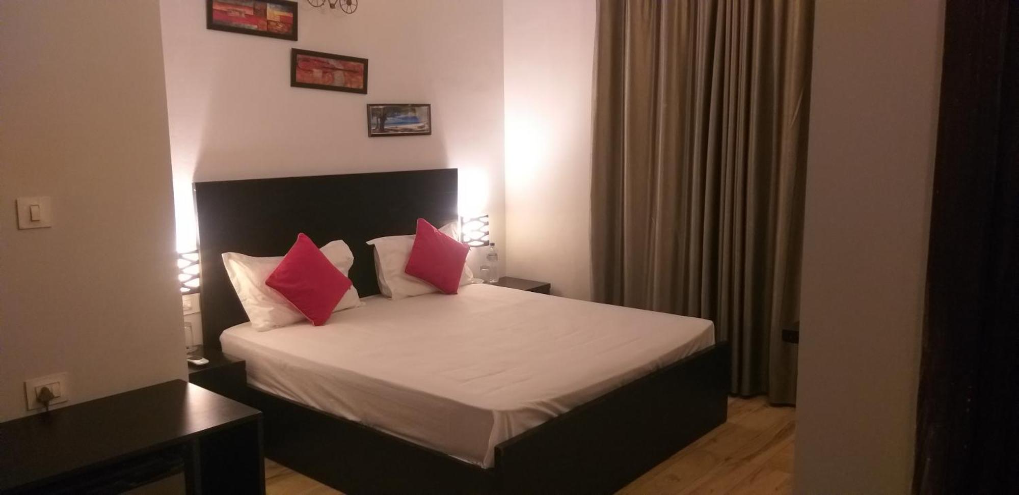 Pearl Suites At Omex Entrenity Vrindāvan المظهر الخارجي الصورة