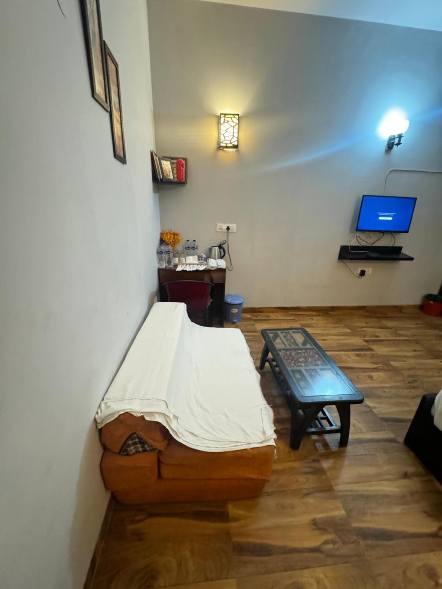Pearl Suites At Omex Entrenity Vrindāvan المظهر الخارجي الصورة